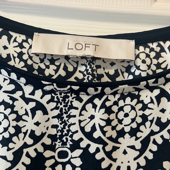 Blue and white blouse - Picture 2 of 6